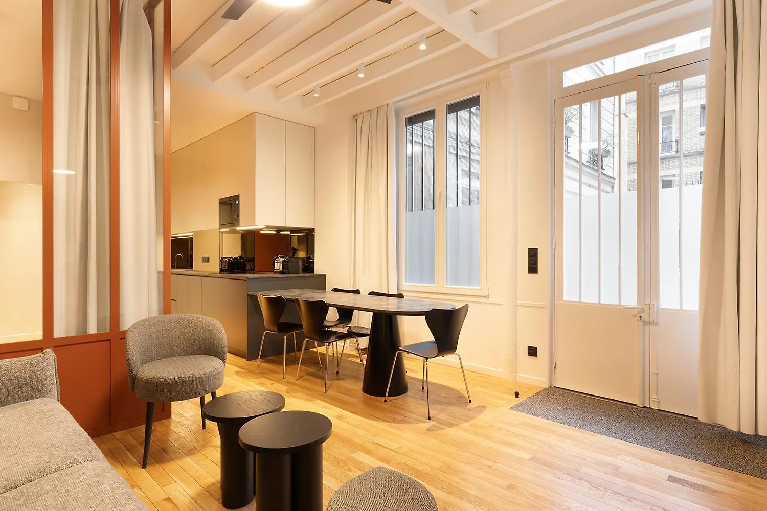 Pick A Flat's In Montmartre - Rue Des Martyrs *